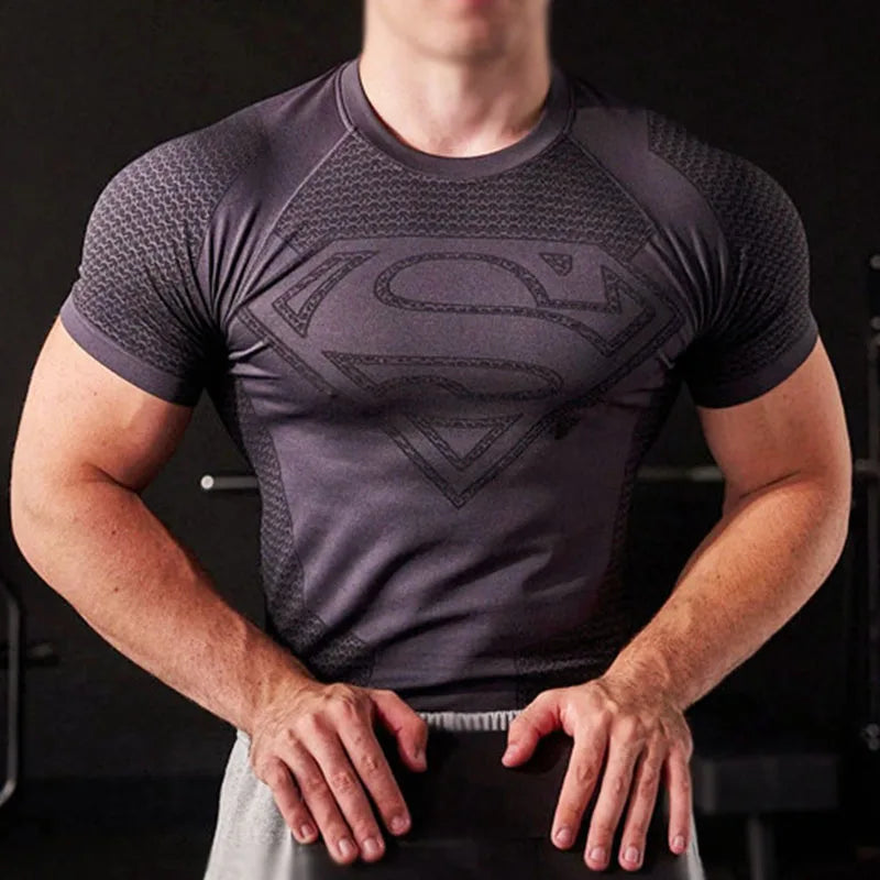 Camiseta deportiva de secado rápido para hombre, camiseta de entrenamiento ajustada de alta elasticidad, transpirable, para verano, gimnasio, Top deportivo de manga corta a la moda
