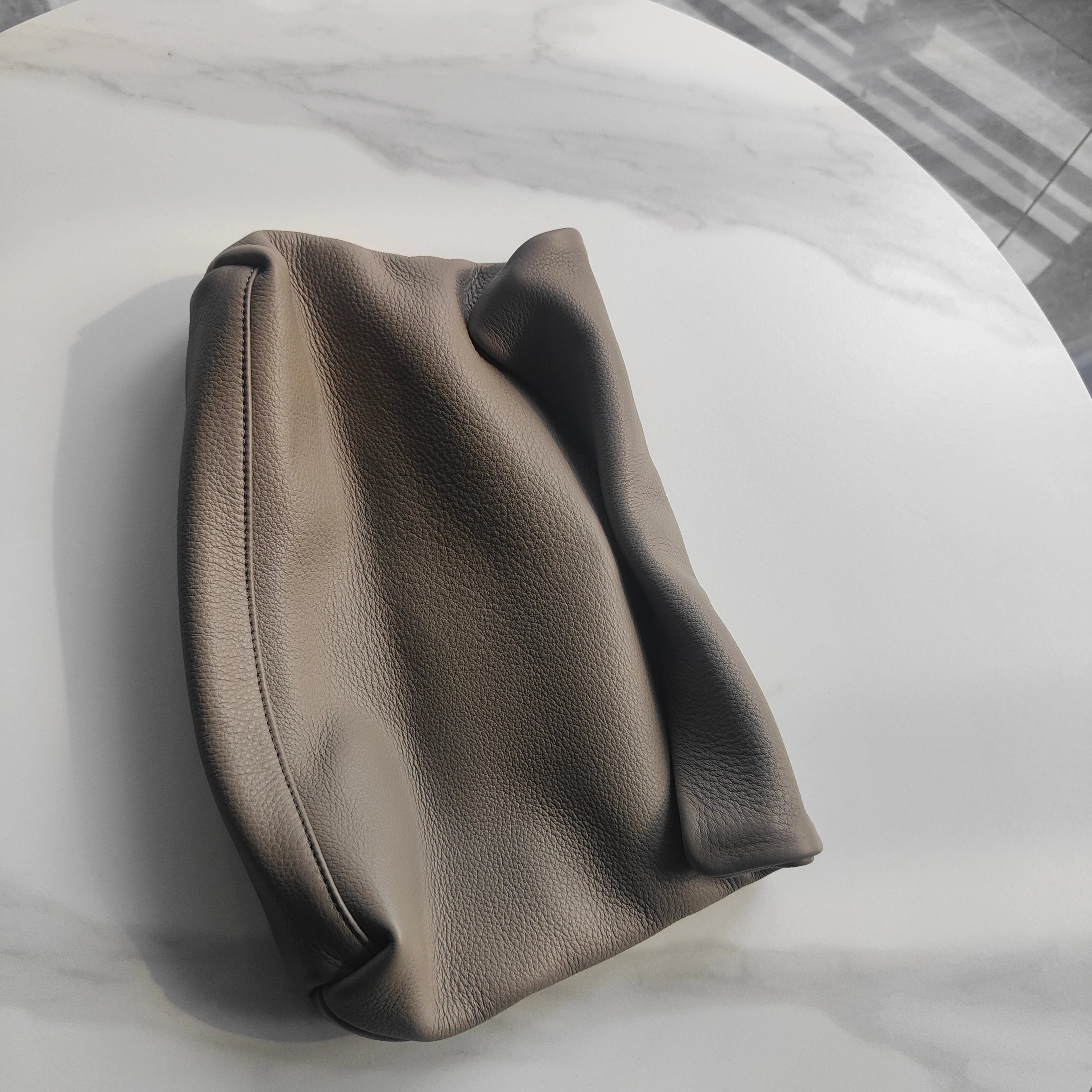 Nuevo diseño, bolsos prensados, bolsos para teléfono móvil de oficina, bolso de mujer, bolsos portátiles de cuero genuino de alta calidad