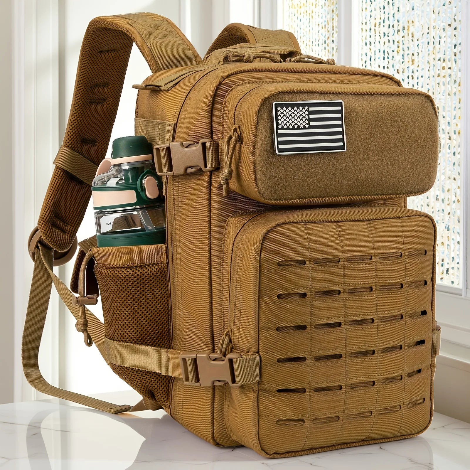 Mochilas tácticas de gimnasio de 25L para hombres, mochila Molle con corte láser de supervivencia, bolsa pequeña para insectos, mochila de caza con portavasos duales